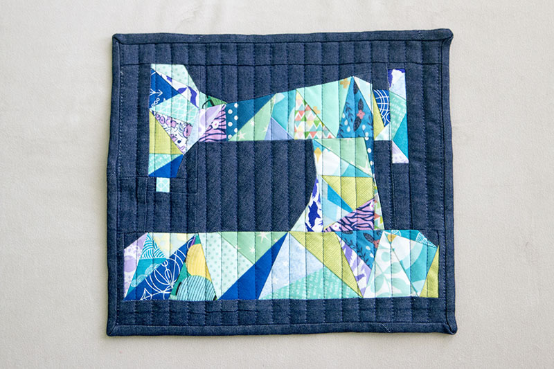 Sewing Machine Paper-Pieced Mug Rug / saroy.net
